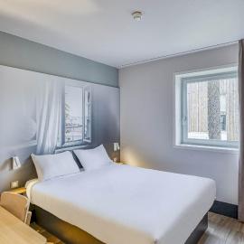 B&B HOTEL Arcachon Gujan-Mestras，位于居让梅斯特拉的酒店
