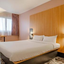 B&B HOTEL Maubeuge-Louvroil，位于路易维尔的酒店