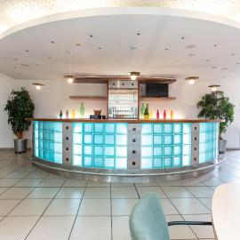 B&B HOTEL Lully 3 Lakes，位于滨湖埃斯塔瓦耶的酒店
