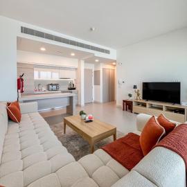 1BR in Marrasi Al Bahrain Direct mall access，位于穆哈拉格的酒店