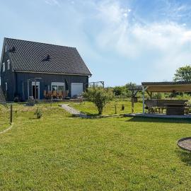 3 Bedroom Beautiful Home In Klintehamn，位于Klintehamn的酒店