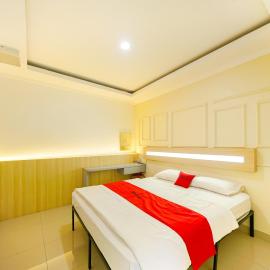 JM Tuparev Mitra RedDoorz，位于加拉旺的酒店