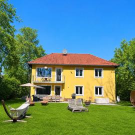 Large Munich house with 4 bedrooms in a quiet and greened villa area near Munich，位于慕尼黑的酒店