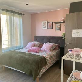 Entre parenthèses du Lot L'atelier Fine Fleur，位于埃斯帕利翁的酒店