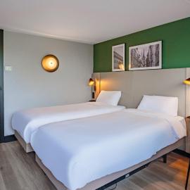 Campanile NATURE - Poitiers Sud Aeroport，位于普瓦捷的酒店