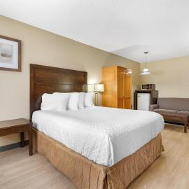 SureStay Plus Hotel by Best Western Salmon Arm，位于萨蒙阿姆的酒店