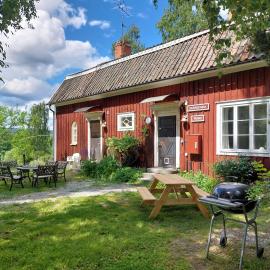 Cottage Lake view Dalarna - Tolvsbo，位于Söderbärke的酒店