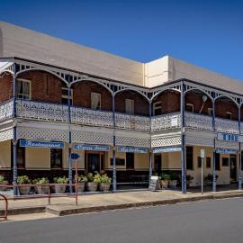 The Old Vic Hotel,位于Canowindra的酒店