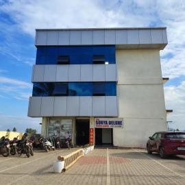 New Surya Deluxe Boarding & Lodging，位于Chik Ballāpur的酒店