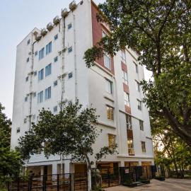 Sanctum Suites Whitefield Bangalore，位于班加罗尔的酒店