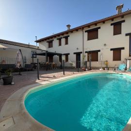 Casa Rural Villa Cárcavas，位于Maello的酒店