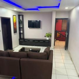 NO 95 Suites LEKKI PHASE 1，位于Ilado的酒店