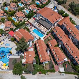 Sunshine Holiday Resort，位于厄吕代尼兹的酒店