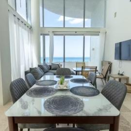 Oceanfront Condo with Pool and Views Telchac | Depto B52，位于Xtampú的酒店