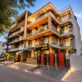 Niketan Medanta Service Apartment Near Medanta Hospital，位于古尔冈的酒店