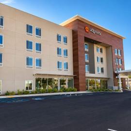 La Quinta Inn & Suites by Wyndham Tracy,位于特雷西的酒店