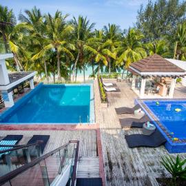 Crown Regency Beach Resort，位于长滩岛的酒店