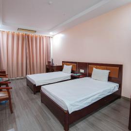 Khách sạn Vân Long，位于Quang Hanh的酒店