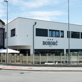 Superior Rooms Bohorč，位于森图尔的酒店