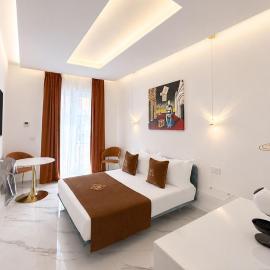 Kreart Boutique Suites & Deluxe Rooms，位于克罗托内的酒店