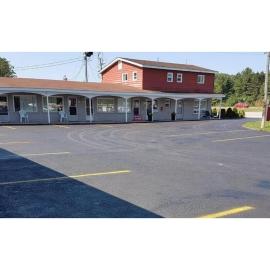 Skyways Motel Muskoka Gravenhurst ON 11，位于格雷文赫斯特的酒店