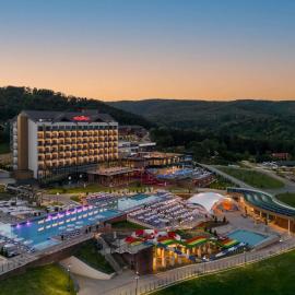 Movenpick Resort and Spa Fruske Terme，位于维尔蒂尼克的酒店
