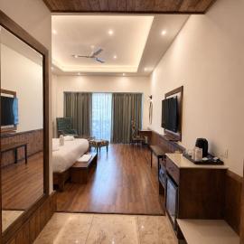 The himalayan chester，位于马拉里的酒店