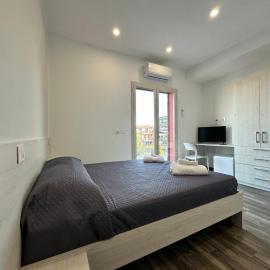 Spina Brothers' Holiday Rooms，位于陶尔米纳的酒店