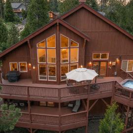 Shaver Dreamin - Mountain Views, Hot Tub Nights，位于谢弗湖的酒店