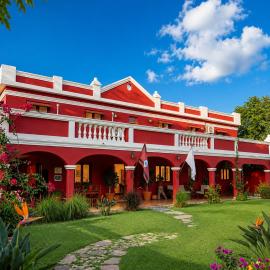 El Crestón Hotel，位于Coronel Moldes的酒店