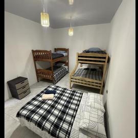 Hostal Pequeño Eden，位于圣埃莱纳的酒店