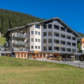 Hotel Walliserstube，位于达米尔斯的酒店