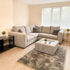 Jada-Rose Cosy Home In Basildon Town Centre，位于巴塞尔顿的酒店