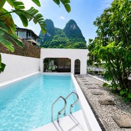 Yulong River Scenic Area,Floor-to-ceiling Windows for viewing,Swimming Pool & Coffee & Butler Service,10 minutes by car from West Street，位于阳朔的酒店