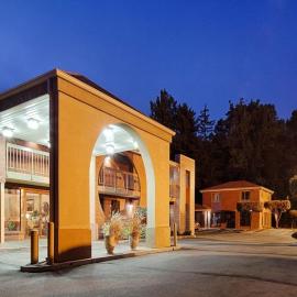 MHO INN and SUITES