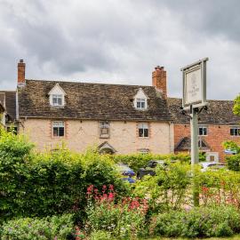 The Harcourt Arms，位于威特尼的酒店