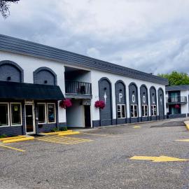 Courtyard Inn Vernon，位于弗农的酒店