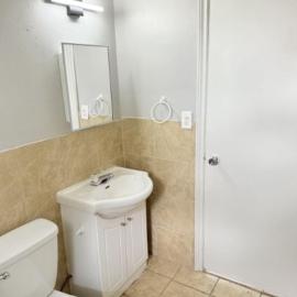 Brentwood Bungalow Near LRT Easy Stampede Access，位于卡尔加里的酒店