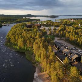 Wilderness Hotel Juutua，位于伊纳利的酒店