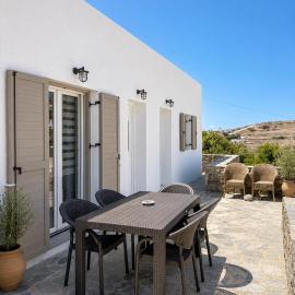 Oxalis Mykonos Apartments，位于Plintri的酒店