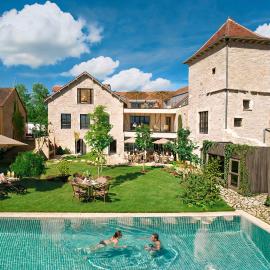 Chez Gratien Hôtel Bistro Spa，位于Villeneuve-dʼAveyron的酒店
