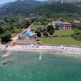 Maranton Beach Hotel，位于基尼拉的酒店