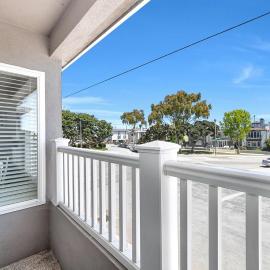Beachside 2BR Condo, 2 King Beds , Near Disney，位于海豹滩的酒店