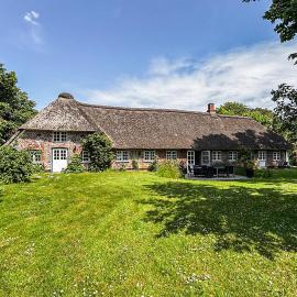 6 Bedroom Gorgeous Home In Ribe，位于里伯的酒店