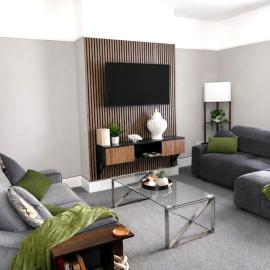 Modern Apartment, Sleeps 6, Free Parking, Fast WFI