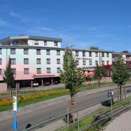 Hotel Hasenmayer,位于普福尔茨海姆的酒店
