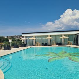 4 SPA Hotel，位于卡塔尼亚的酒店