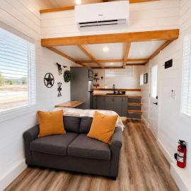 Zion Couples Retreat Romantic Desert Tiny Home，位于Apple Valley的酒店