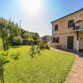 B&B We CaRe Appartamento，位于Lendinara的酒店