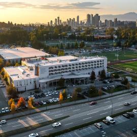 Hotel Burnaby，位于伯纳比的酒店